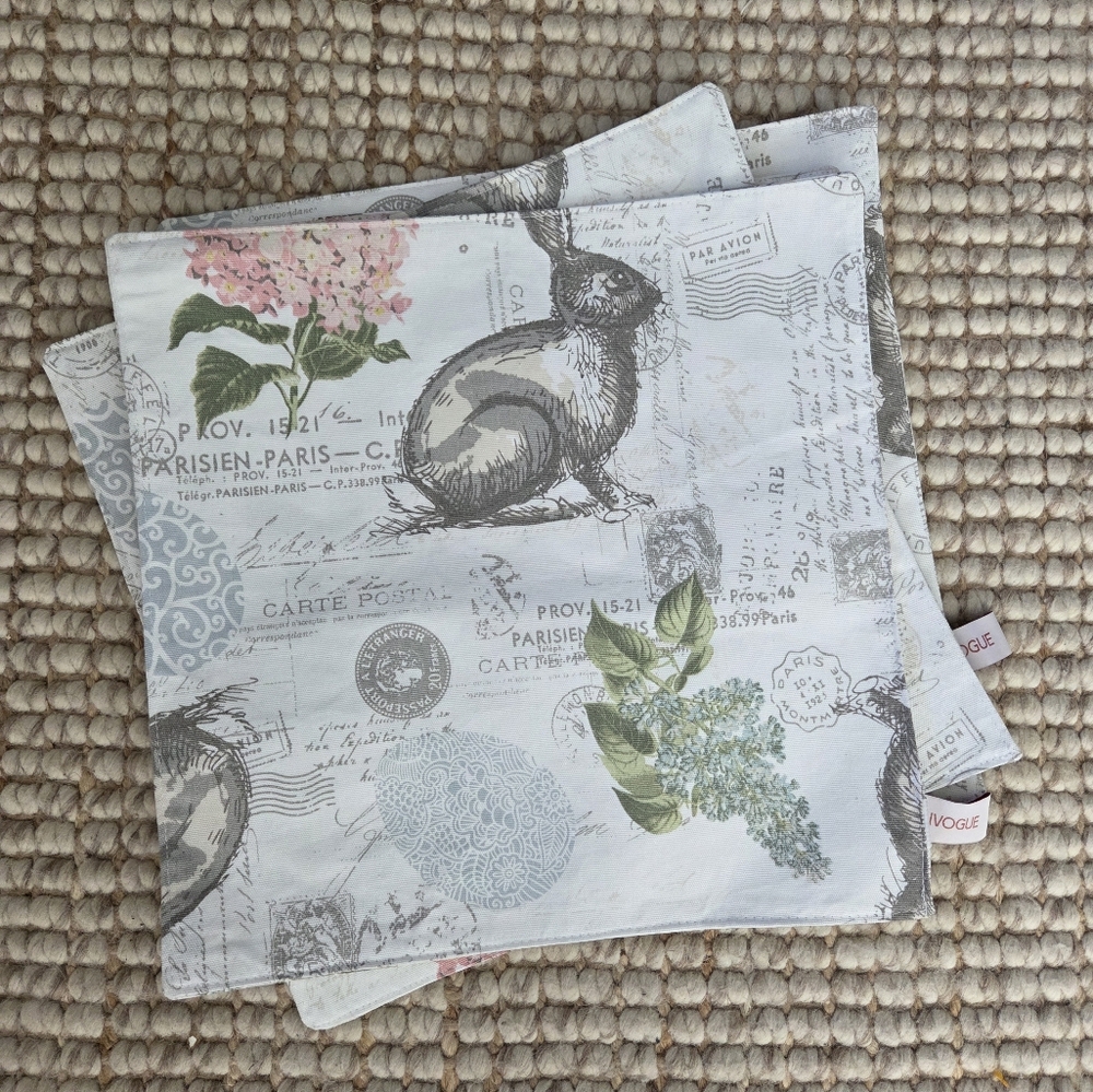 Envogue Easter Bunny And Lilac Flowers Placemats 15x15